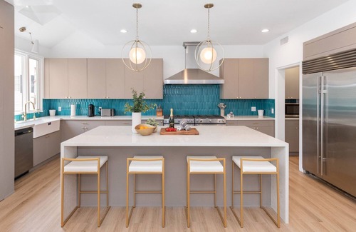 Silver Strand Casa | Reef Mall - Contemporary Mediterranean Estate with Spectacular Mountain Views
