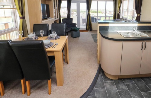 Hasguard Cross Cabaña | REEF RETREAT, pet friendly, character holiday cottage in Broad Haven