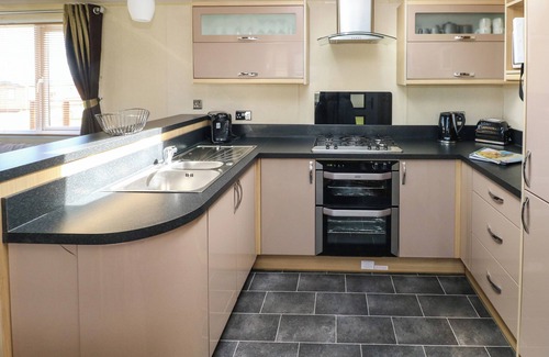 Hasguard Cross Cabaña | REEF RETREAT, pet friendly, character holiday cottage in Broad Haven