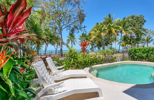 Clifton Beach Casa | Reeflections Beachfront Holiday House