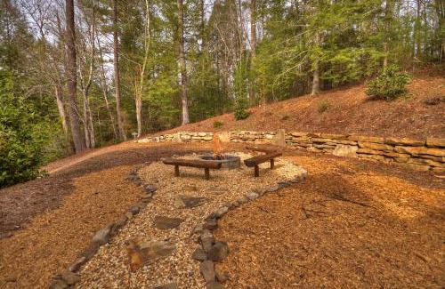 Cashes Valley Casa | Reel Creek Lodge - Fightingtown Creek Cabin