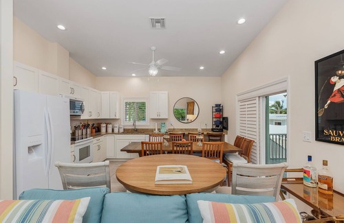 Saint James City Casa | Reel Paradise! 2/2 with So Much Waterfront! Boat Lift Included!