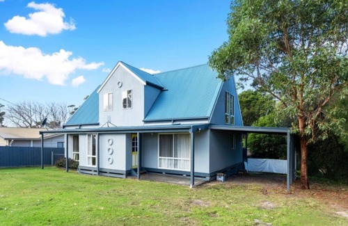 Lake Tyers Beach Casa | Reel & Relax: 3BR Beach House - Fish, Swim, Surf
