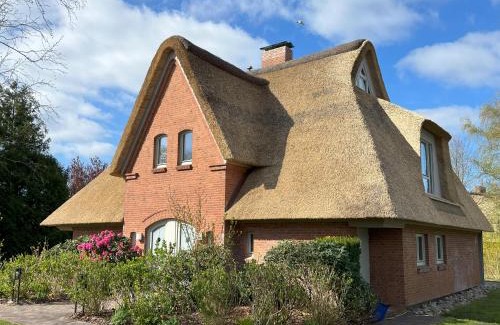 Tating Casa | Reetdach-Landhaus Mini Haubarg