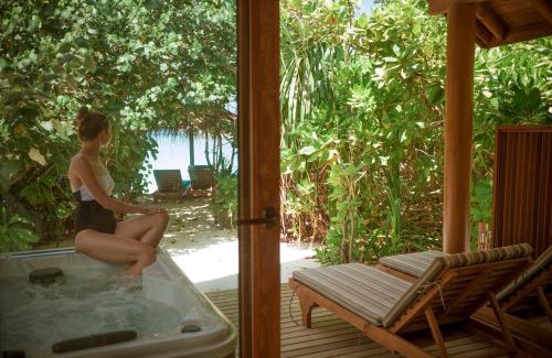 Filaidhoo Complejo | Reethi Faru Resort - Stay 5 Nights or more & Enjoy a Free Sunset Cruise