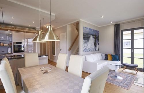 Kreptitz Casa | Reetland am Meer - Premium Reetdachvilla mit 3 Schlafzimmern, Sauna und Kamin E15