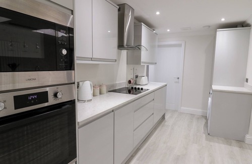 Burry Port Casa | REEVAS-RETREAT, pet friendly, character holiday cottage in Burry Port