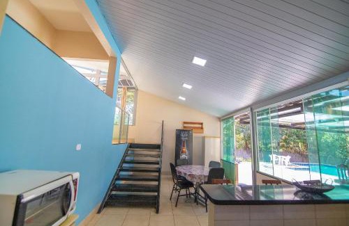 Setor Lagoa Quente Casa | Refúgio Incrível: Área Verde, Piscina e 4 Quartos