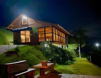Itaipava Chalet De Esquí | Refúgio Rural | Chalé de Luxo | Jacuzzi e Lareira
