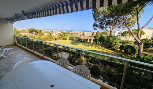 Golfe Juan Apartamento | Ref COLLINE by Palmes d or Properties