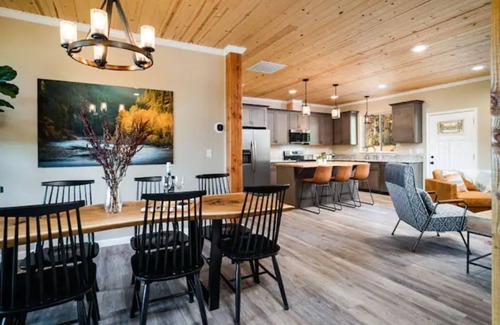 Garden Valley Cabina | Refined Living Surrounded by Beautiful Scenery and Amazing Wildlife