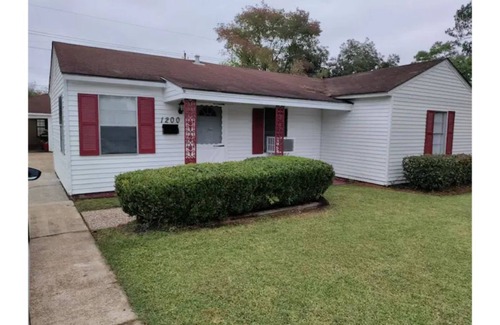 Lakeview Jefferson County Casa | Refinery within 5 miles