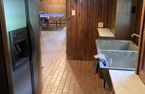 Refton Casa | refinished barn with pool table, ping pong, pool and hot tub!
