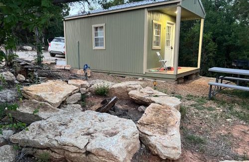 Jacksboro Casa | Reflection Cabin on Lake Godstone