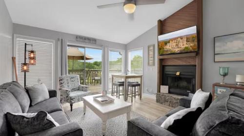 Village of Four Seasons Casa | Reflections 2bd2babalconypoolshottub-4pp