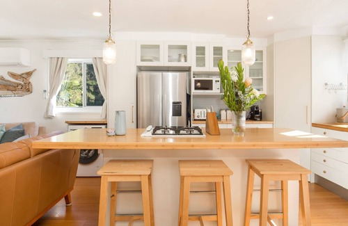 Basin View Casa | Reflections - Pet Friendly Waterfront