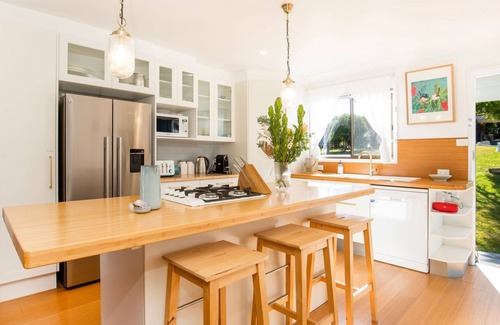 Basin View Casa | Reflections - Pet Friendly Waterfront