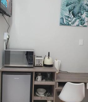 Edenvale Casa | Refresh Cottage near OR Tambo Airport & Greenstone