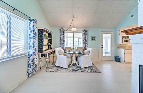 Colonial Beach Cabaña | Refreshing Colonial Beach Vacation Rental!