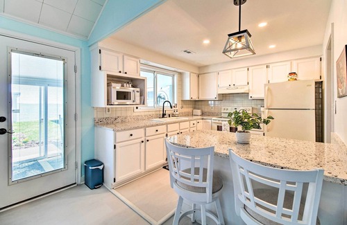 Colonial Beach Cabaña | Refreshing Colonial Beach Vacation Rental!