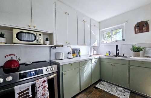 Jonesville Casa | Refreshing home with WiFi, AC, fireplace in marvelous Heart of Yadkin Valley