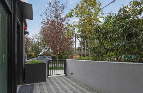 Fraserview Casa | Refreshing & New 3-Bedroom Vancouver Townhouse