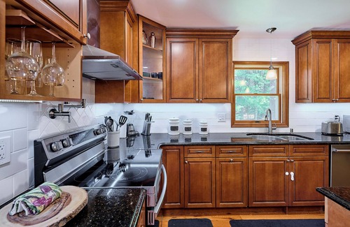 Glen Spey Casa | Refuel at this Spacious Oasis w/Game Rm/Pet Friendly/Kayak on Private Water