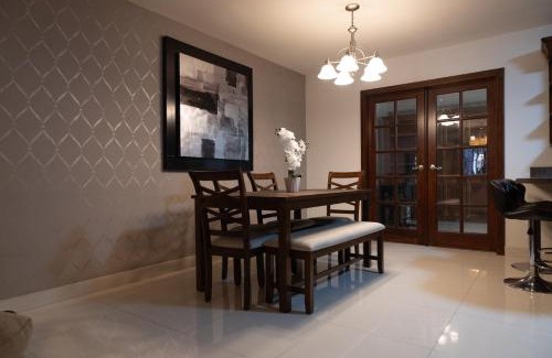 Mexicali Casa | Refugio Elegante y Equipado en Zona Dorada