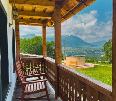 Bran Casa | Refugiu cu ciubăr și saună în Bran - Casa de la Nuci