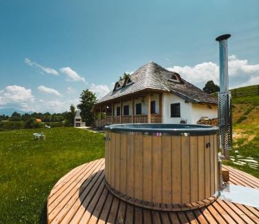 Bran Casa | Refugiu cu ciubăr și saună în Bran - Casa de la Nuci