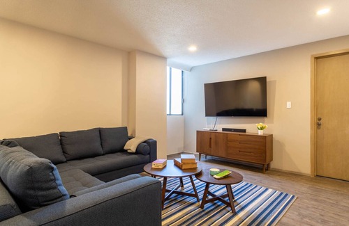 Miguel Hidalgo Apartamento | Refurbished Apt. with Private Terrace in Las Lomas