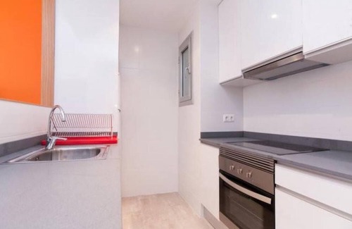 La Salut Apartamento | Can Güell 2. Ideal familias. Totalmente reformado.Parking.y Terraza
