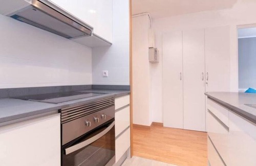 La Salut Apartamento | Can Güell 2. Ideal familias. Totalmente reformado.Parking.y Terraza
