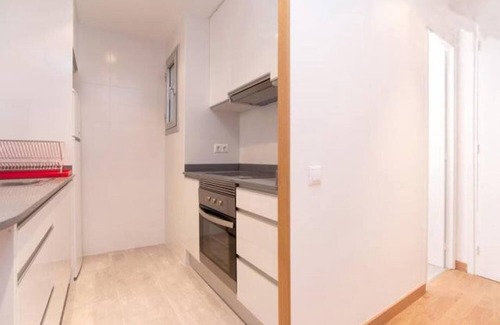 La Salut Apartamento | Can Güell 2. Ideal familias. Totalmente reformado.Parking.y Terraza