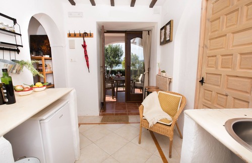 Antequera Apartamento | Renovado apartamentos tipo estudio en la casa de campo andaluza en el lago