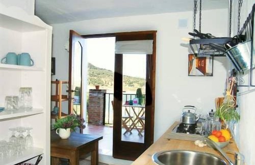 Antequera Cabaña | Apartamentos rurales con gran terraza y ver el hermoso lago en una casa de campo renovado