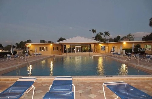 Largo Condominio | Regal 702 Snowbird Paradise
