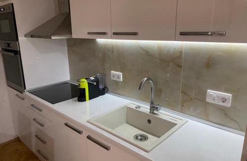 Pirot Apartamento | Regal Comfort Apartment
