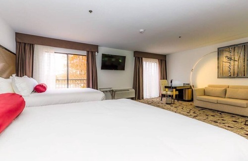 Lake Ozark Hotel | Regalia Hotel & Conference Center