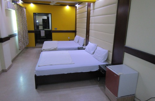 PECHS Hotel | Regalia Inn