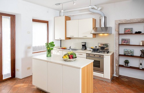 Montioni Chalet De Esquí | Regarda - Countryhouse Nocino 2 in the middle of Lake Garda vineyards