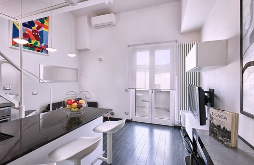 Cisano Apartamento | Regarda - moderno estudio "the beach", vista al lago cerca de la playa