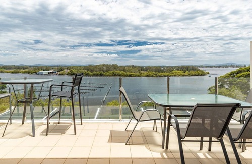 Forster Apartamento | Regatta 23- luxury and views of both the lake and the mountains!