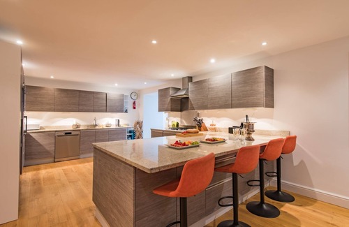 Deal Casa | Regency Beach House - a holiday let that sleeps 12 guests in 6 bedrooms