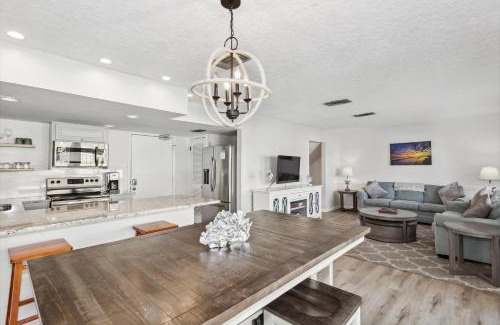 Pensacola Beach Casa | Regency Cabanas D2 - 3B Townhome