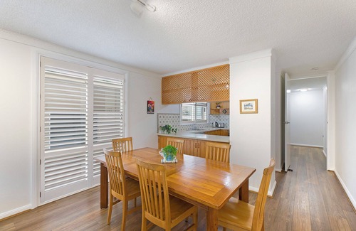 The Entrance North Apartamento | Regency Court 4