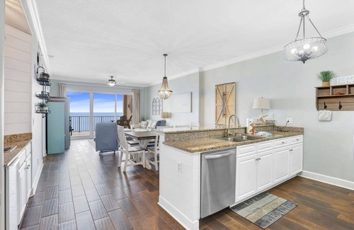 Orange Beach East Apartamento | Regency Isle 806 2 BR 2 5 BA Gulf-front A