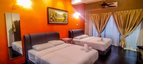 Si Rusa Apartamento | Regency Tanjung Tuan - Idealhub