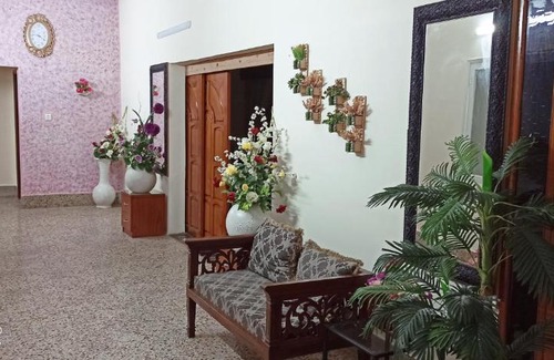 PECHS Casa | Rehaish Inn Guest House