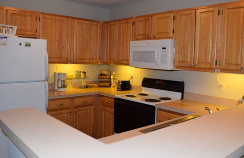 Rehoboth Beach Condominio | Rehoboth Beach Condo 2BR w/ Pools, Parking, and Tennis